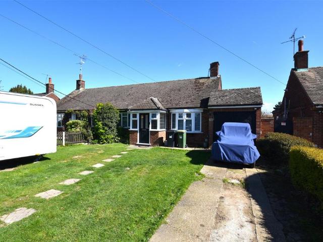 Bungalow for sale in Stroud Green, Barling