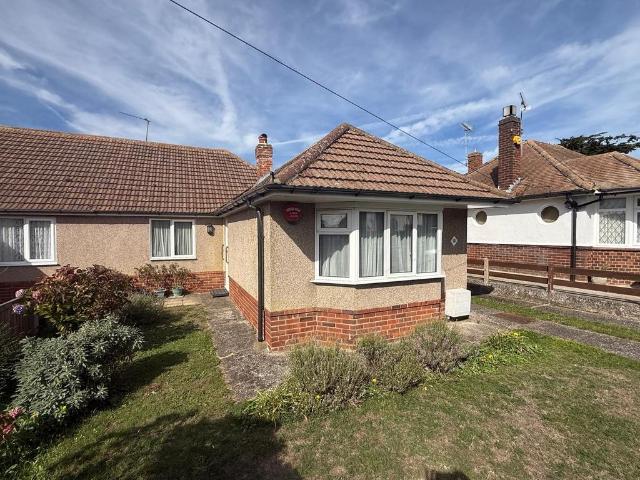 Bungalow for sale in Dumpton, Thanet