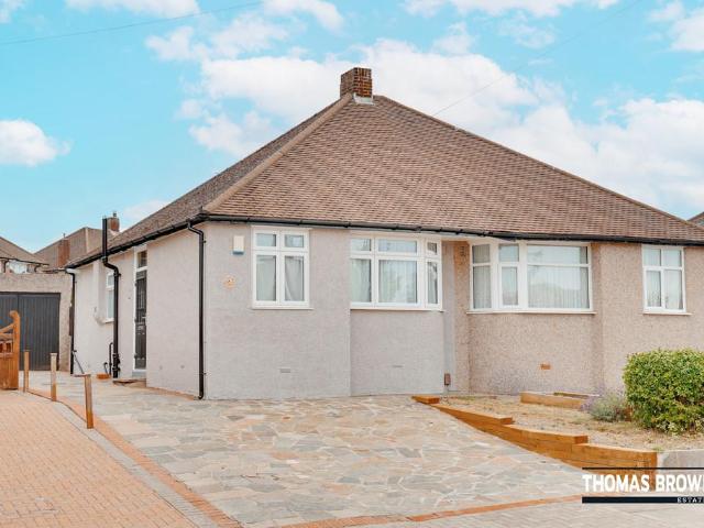 Bungalow for sale in Crofton, Greater London