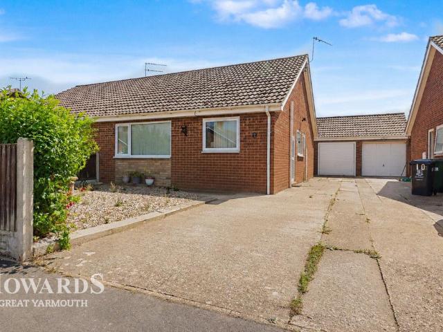 Bungalow for sale in Stokesby, Norfolk