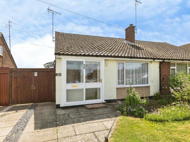 Bungalow for sale in Broughton, Aylesbury