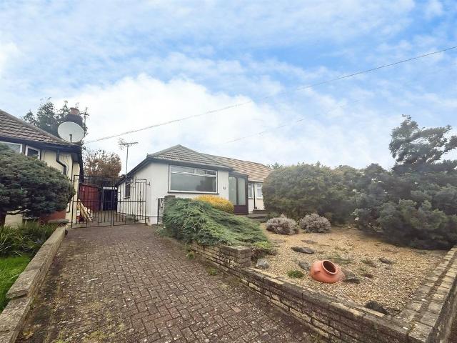 Bungalow for sale in Watford Rural, Batchworth