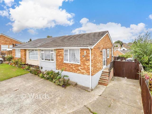 Bungalow for sale in Midway, Kent