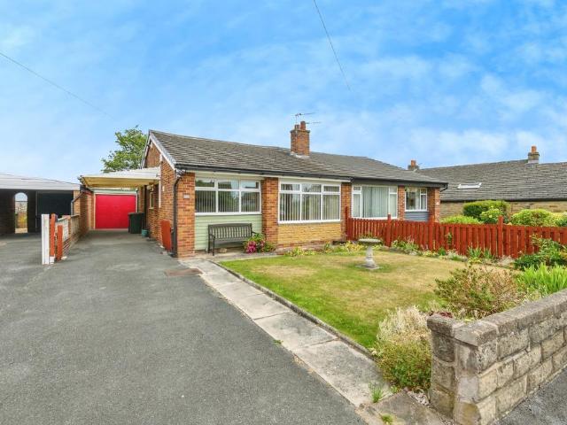 Bungalow for sale in Beggarington, Roberttown