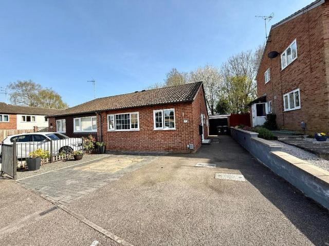 Bungalow for sale in Bramingham Park, Luton