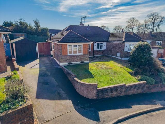 Bungalow for sale in Romford, Sandown Park