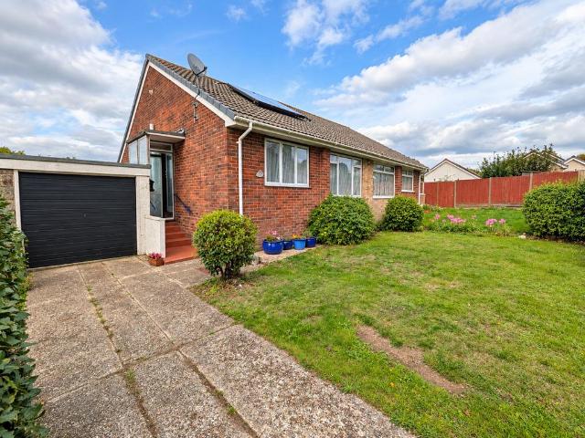 Bungalow for sale in Binstead, Ryde
