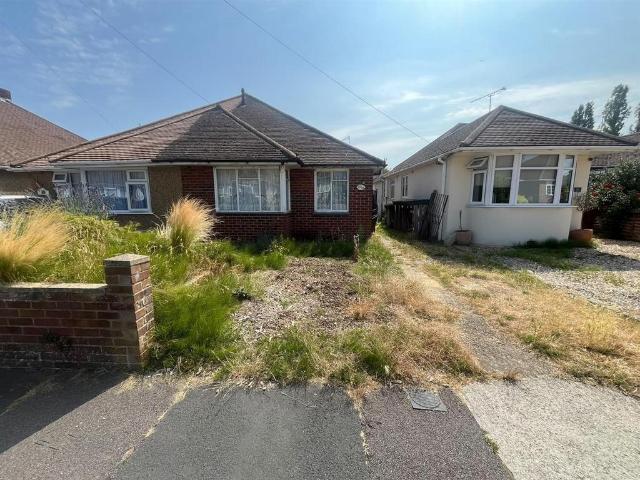 Bungalow for sale in North Town, Aldershot