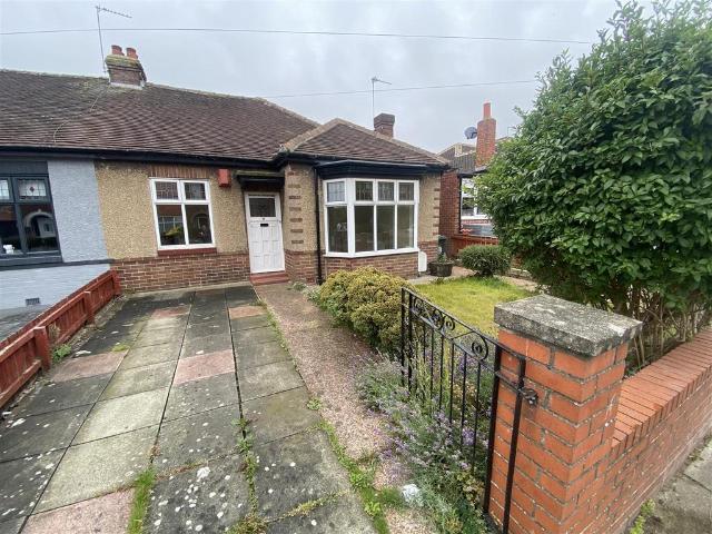 Bungalow for sale in New York, Monkseaton