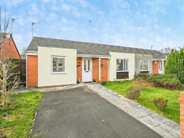 Bungalow for sale in Calderstones