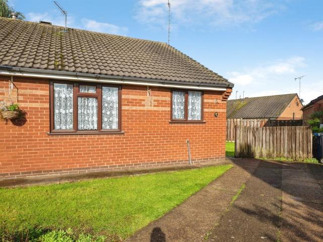 Bungalow for sale in Wilmington, Hull