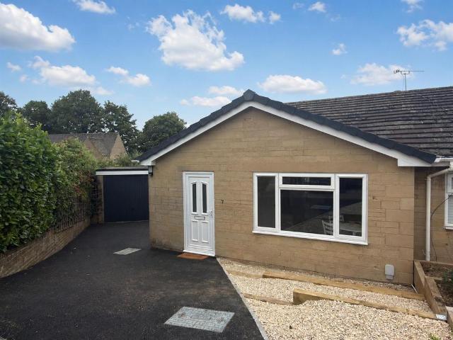 Bungalow for sale in Chipping Norton, Black Bourton