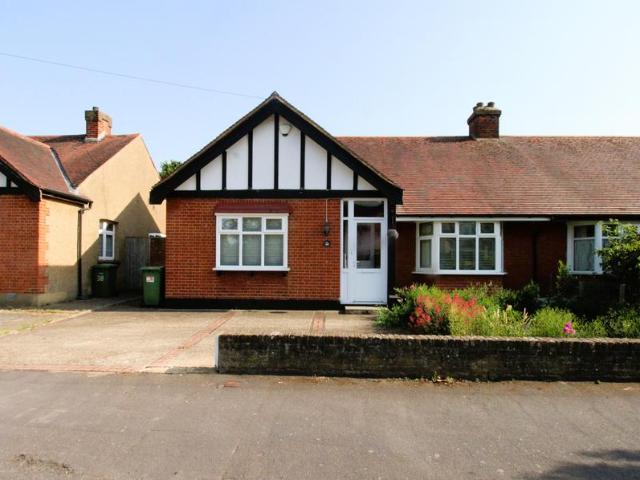 Bungalow for sale in Upminster, Greater London