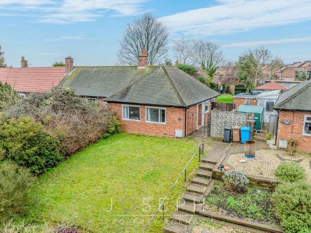 Bungalow for sale in Key Street, Suffolk