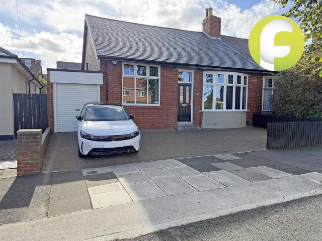 Bungalow for sale in New York, North Tyneside