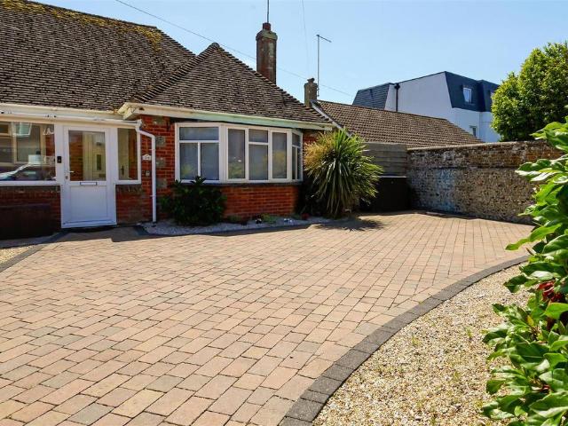 Bungalow for sale in Felpham, Clapham