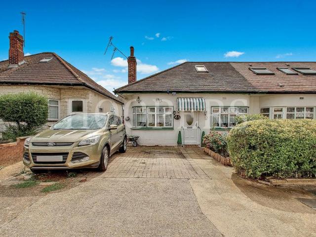 Bungalow for sale in Kingsbury, Greater London
