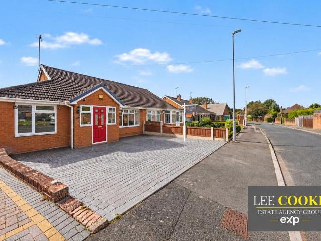 Bungalow for sale in Oxley, West Midlands