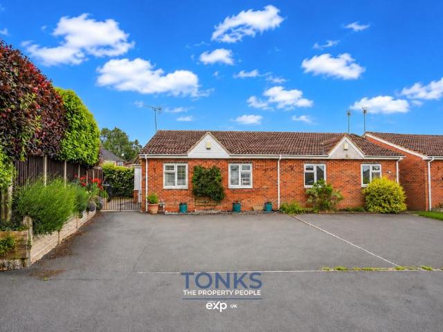 Bungalow for sale in Halesowen, West Midlands