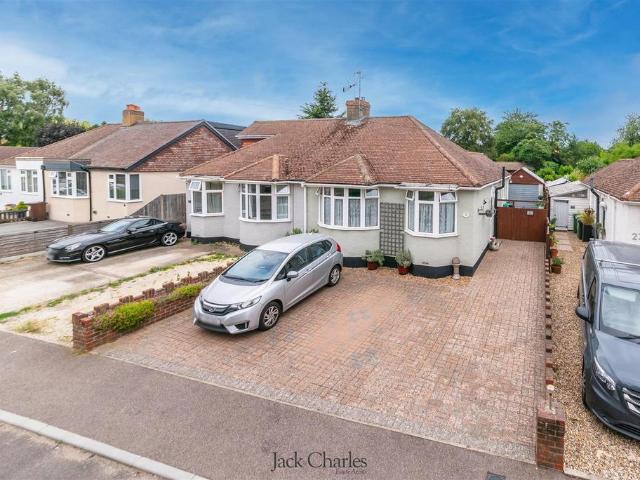 Bungalow for sale in Midway, Kent