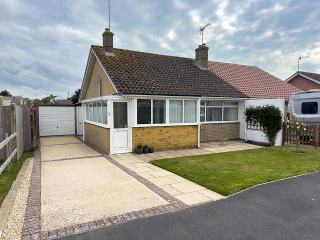 Bungalow for sale in Felpham, Clapham