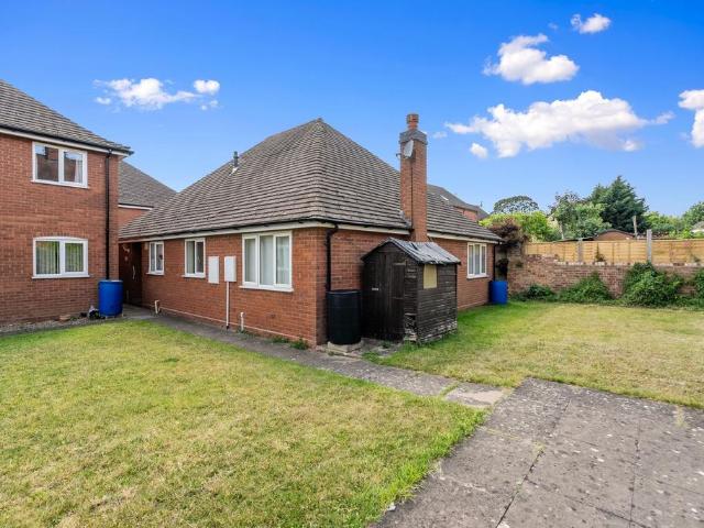 Bungalow for sale in Crookhill, Worcestershire