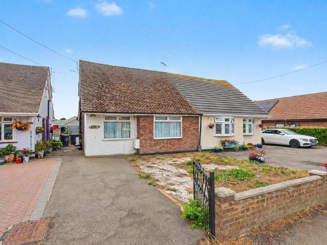 Bungalow for sale in Barling, Essex