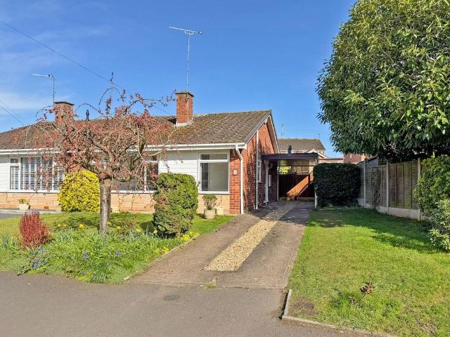 Bungalow for sale in Smestow, Great Chatwell