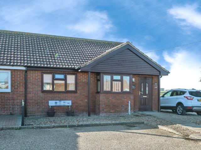 Bungalow for sale in Walcott, Comers