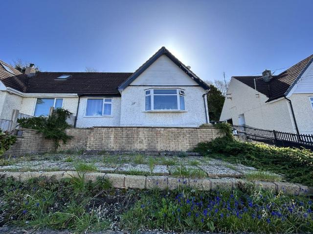 Bungalow for sale in Mochdre, Wales