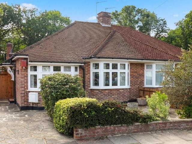Bungalow for sale in Crofton, Greater London