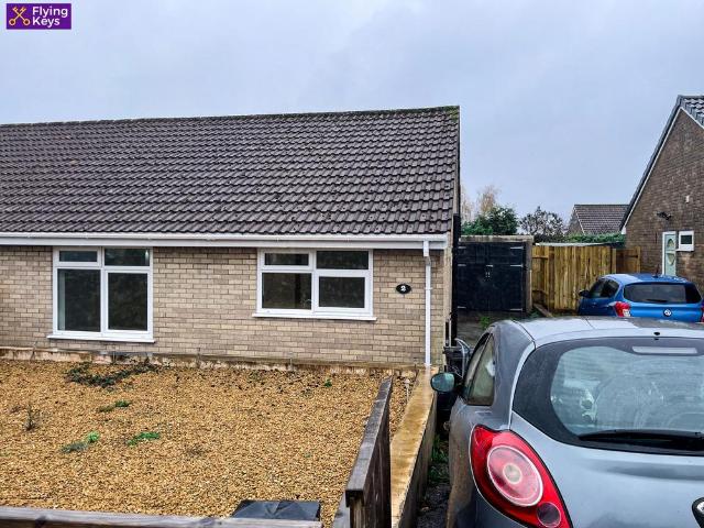 Bungalow for sale in Treharris