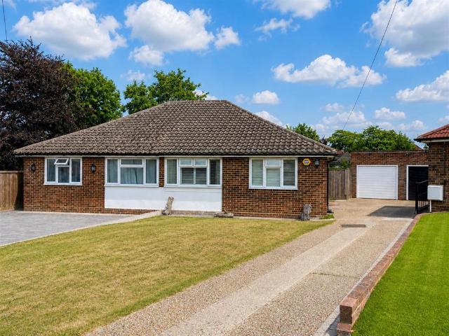 Bungalow for sale in Carshalton Beeches, Greater London
