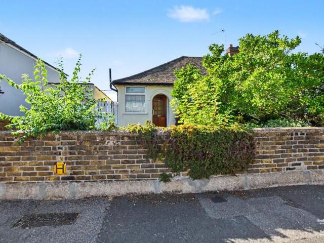 Bungalow for sale in Welling, Greater London
