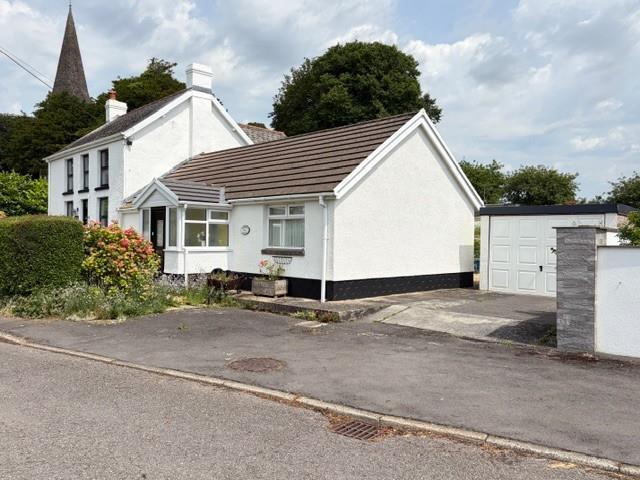 Bungalow for sale in Llanddarog, Wales