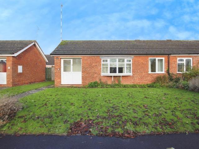 Bungalow for sale in Woodloes Park, Green Close