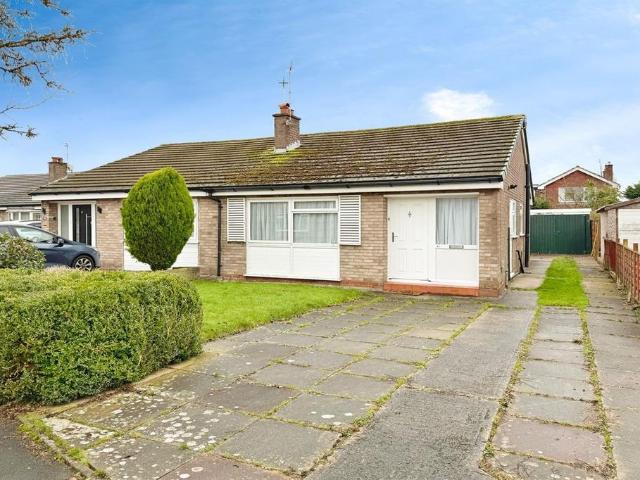Bungalow for sale in Kitt's Moss, Cheadle Hulme