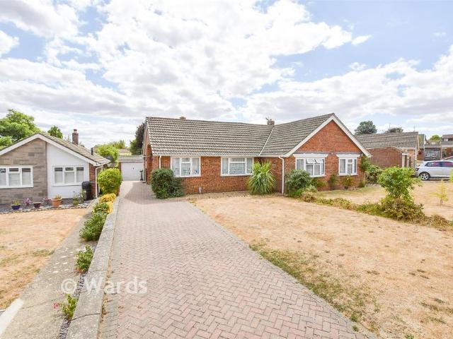 Bungalow for sale in Allington, Midway