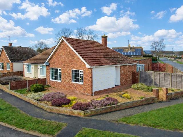 Bungalow for sale in St. Ives, Huntingdon