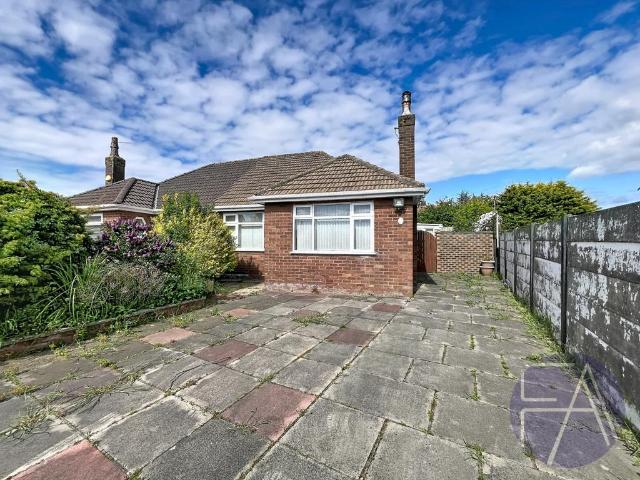 Bungalow for sale in Crossens, Sefton