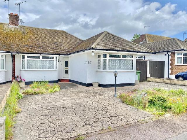 Bungalow for sale in Potters Bar, Hertfordshire