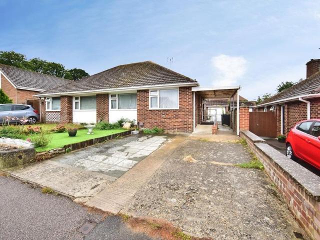 Bungalow for sale in Allington, Midway