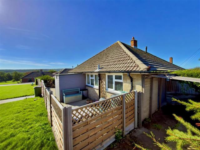 Bungalow for sale in Easton, Freshwater