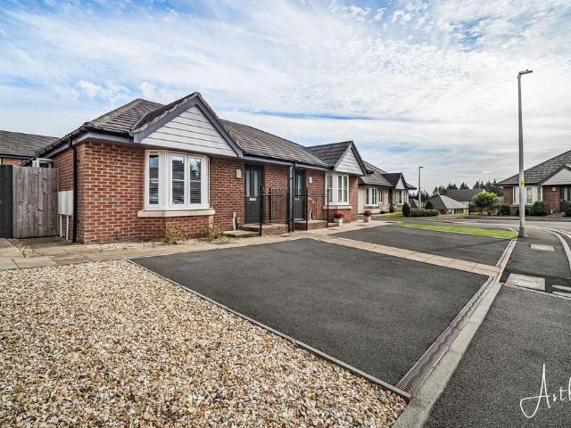 Bungalow for sale in Pant-lasau, Swansea