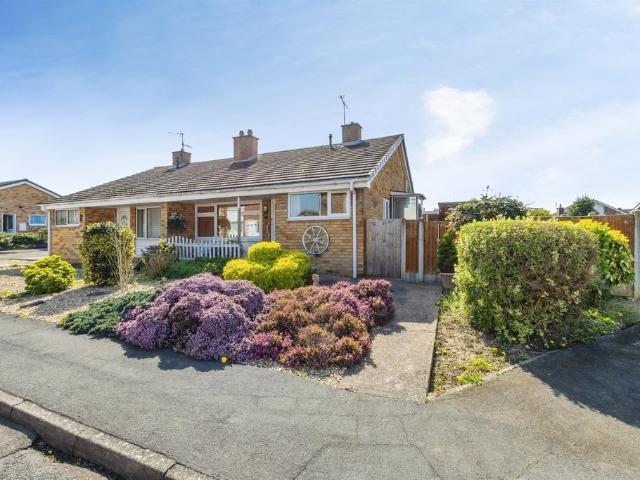 Bungalow for sale in Bracebridge Low Fields, Brayford