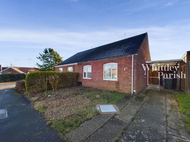 Bungalow for sale in Redenhall with Harleston, Burgh St Peter