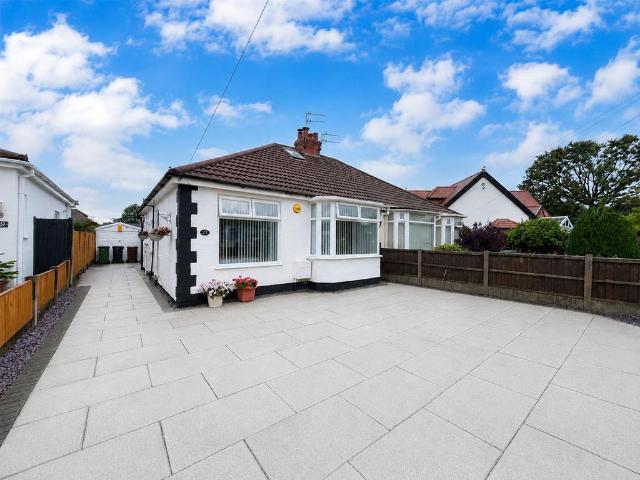Bungalow for sale in Lydiate, Sefton