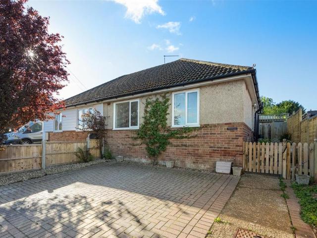 Bungalow for sale in Seasalter, Canterbury