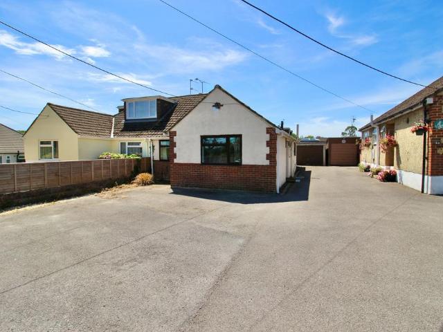 Bungalow for sale in Waltham Chase, Hampshire
