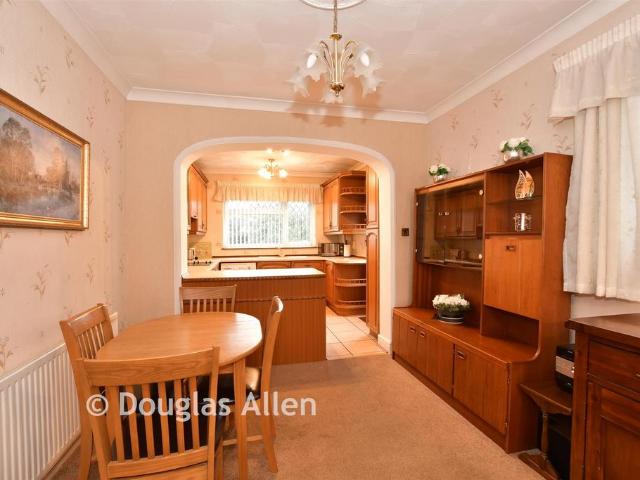 Bungalow for sale in Hornchurch, Greater London